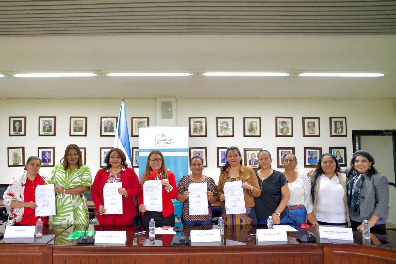 Se MUJER fortaleció el empoderamiento económico de la Mesa de Mujeres Rurales